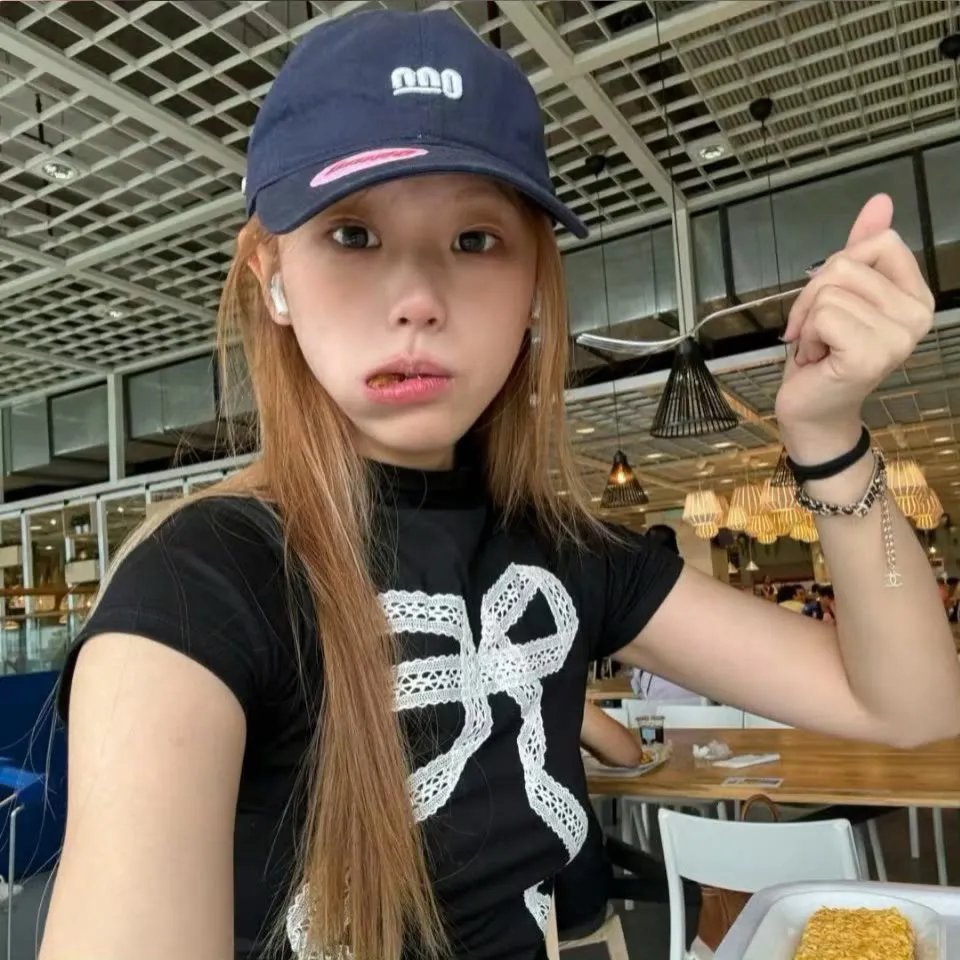 又是吴海英海报